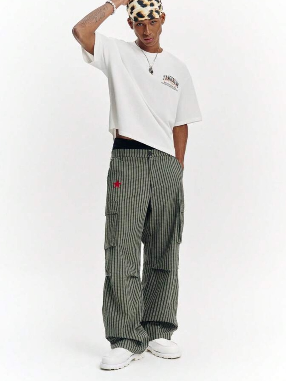 Striped Cargo Wide-Leg Pants in Olive Green with Red Star - Picture 4 of 7